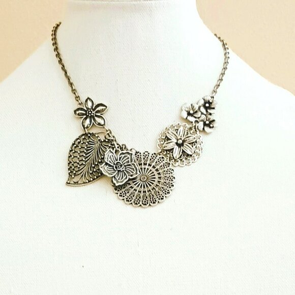 LD Layered Filigree Collar Necklace 17" Silver Tone Flower Leaf Textured Charms - Picture 2 of 8